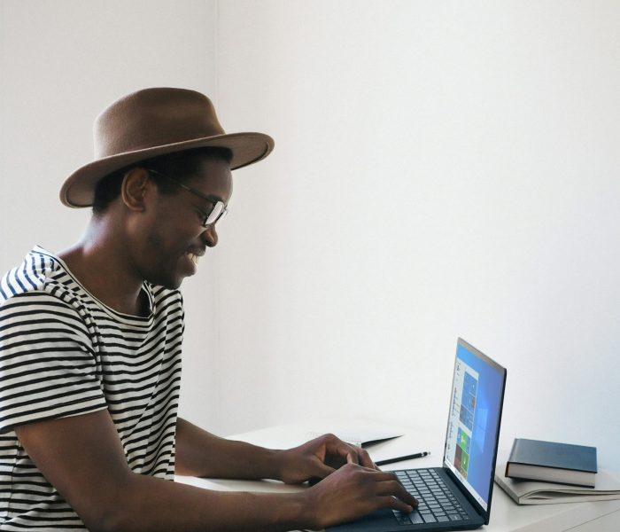 windows-bUQ26ASYx78-unsplash windows-bUQ26ASYx78-unsplash